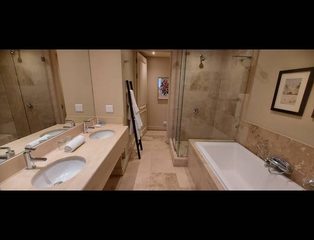 1 BEDROOM APARTMENT FOR SALE IN UMHLANGA RIDGE